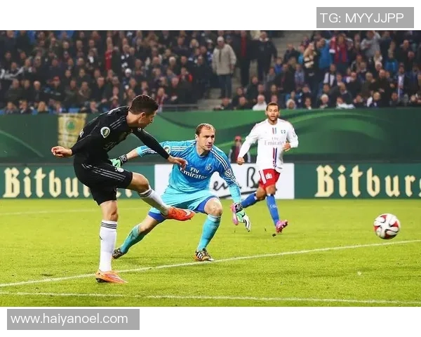 海牙与海伦芬足球比赛比分解析及精彩瞬间回顾